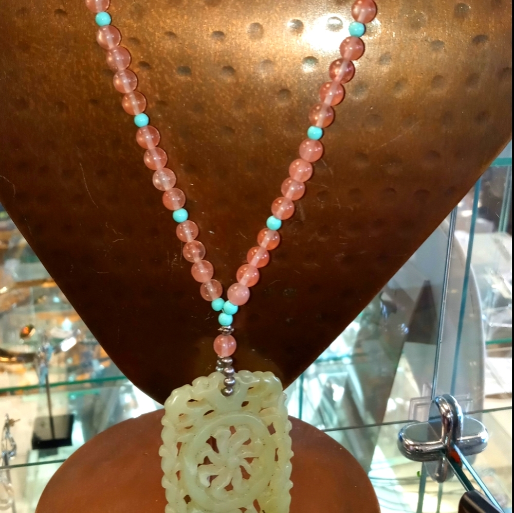 Strawberry quartz necklace with Jaded pendant